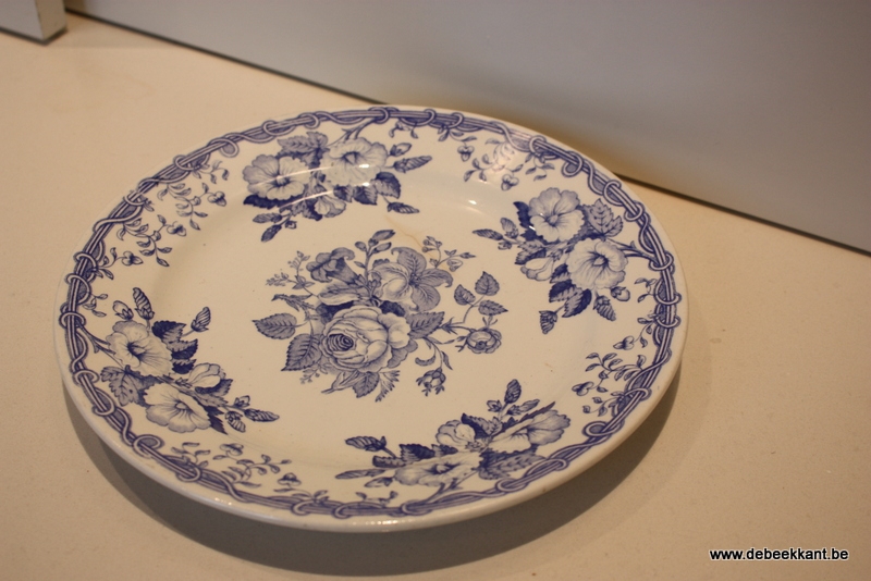 Antiek dinnerbord Maestricht LILY & ROSE